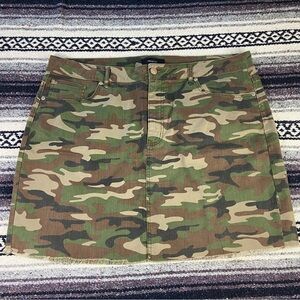 Forever 21+ Green Camo Camouflage Mini Jean Skirt Stretch Denim 3X Volup